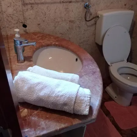 Luna Tsuki Five Guest house