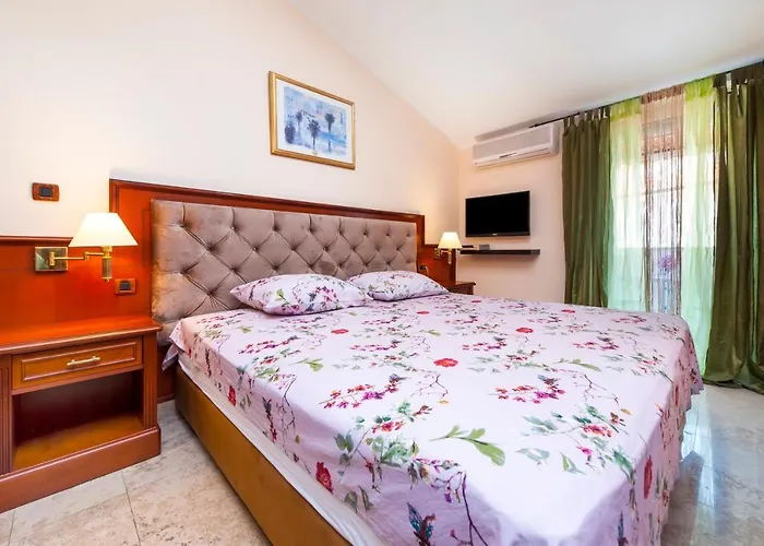 Luna Tsuki Five 罗维尼